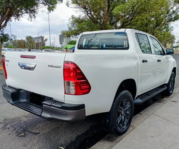 HILUX 2022 - Image 10